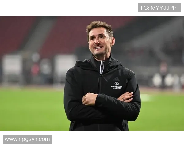 克洛泽：从德国足坛传奇到世界足球历史最佳射手的辉煌之路